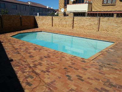 Apartment / Flat For Sale in Brackenfell, Brackenfell